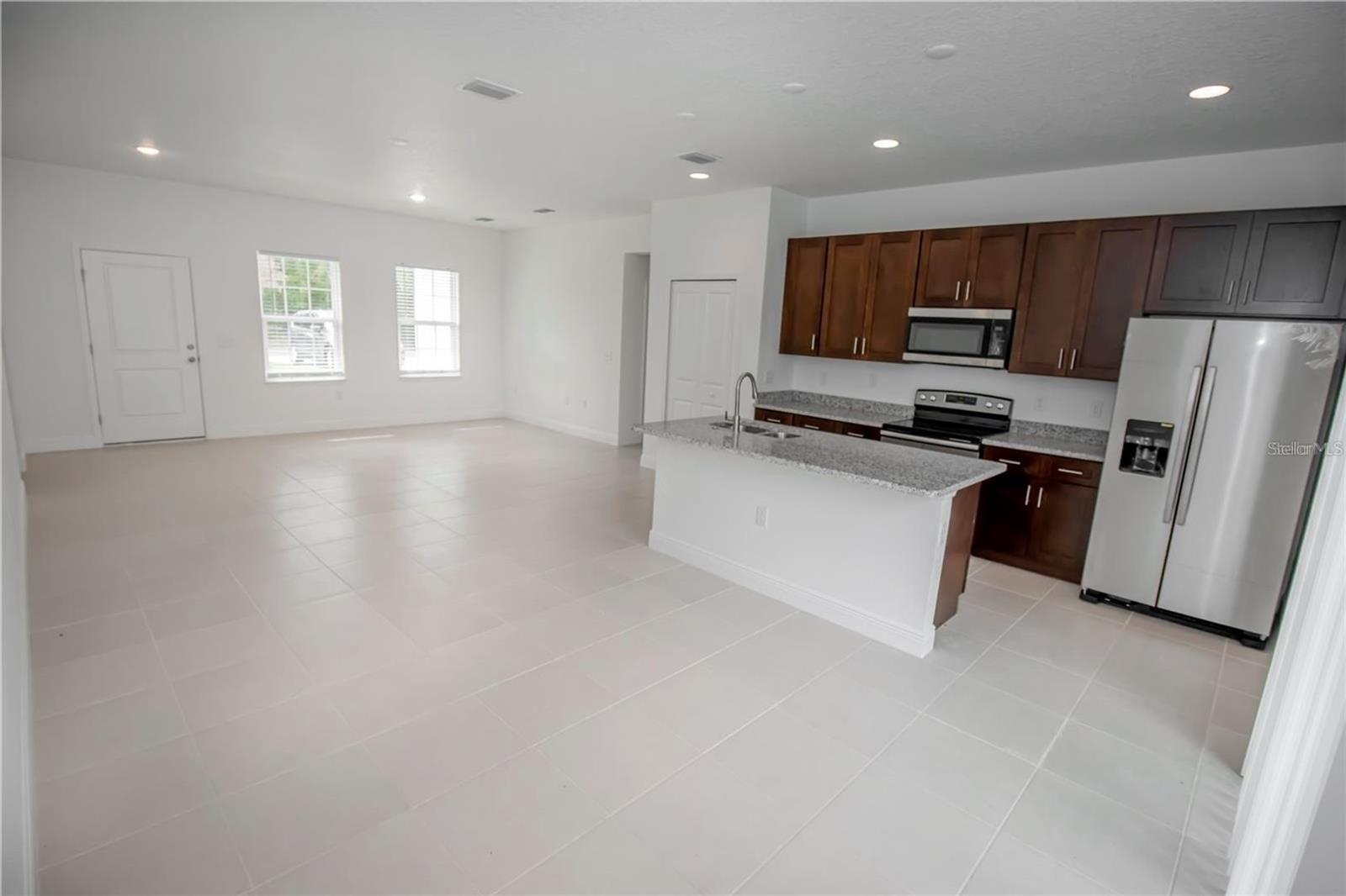 Listing photo id 0 for 2757 154th Place Road