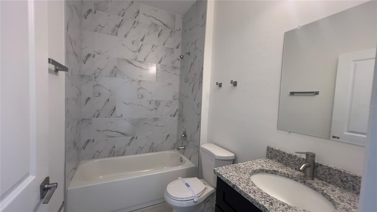 Listing photo id 9 for 3315 Montgomery Lane