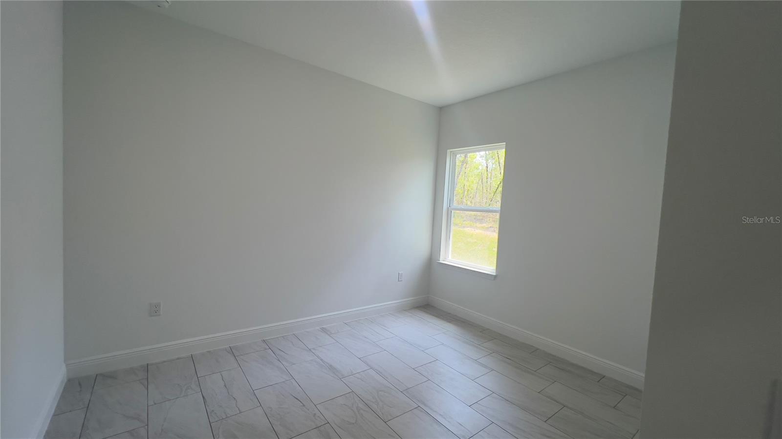 Listing photo id 11 for 3315 Montgomery Lane