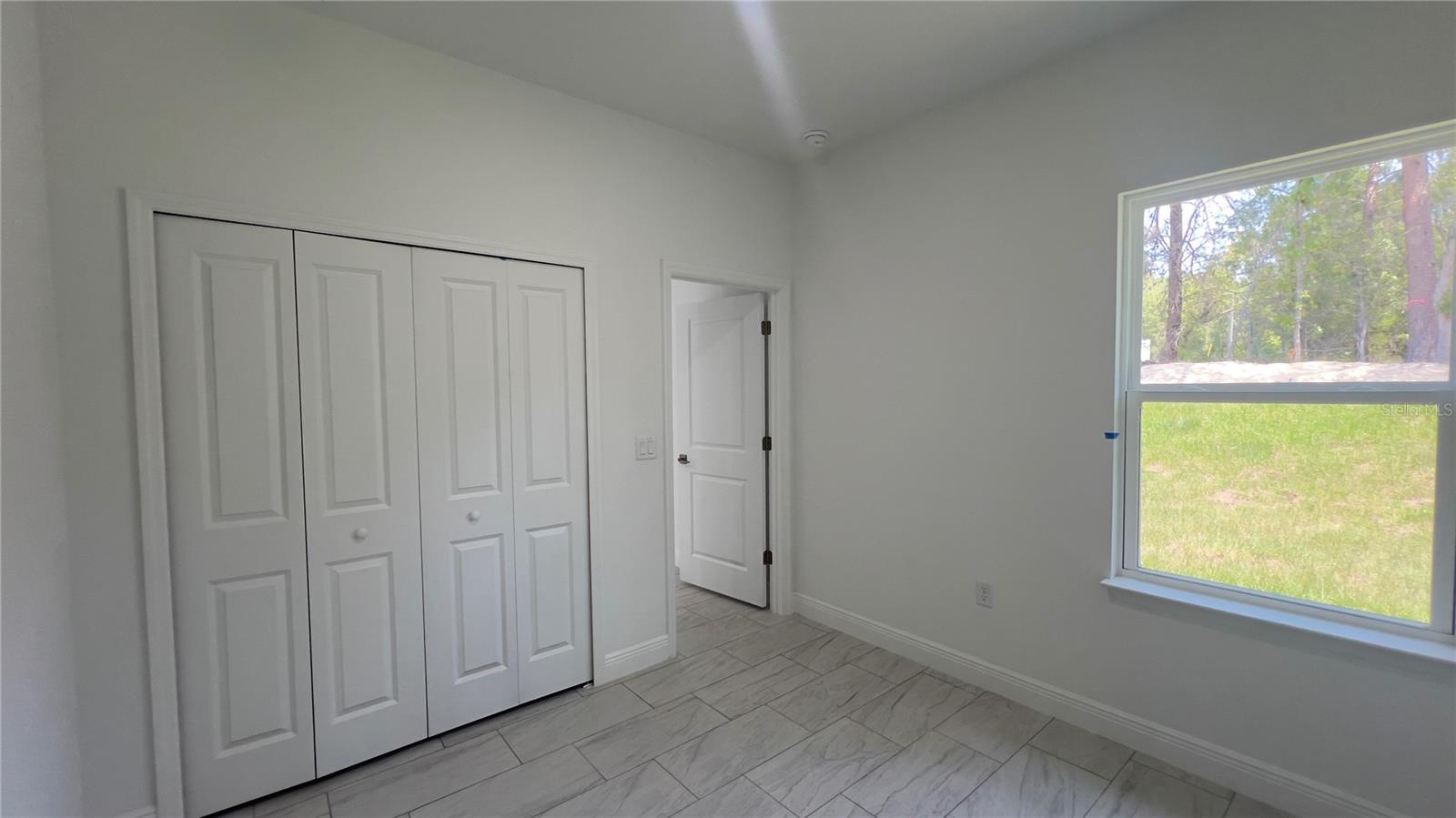 Listing photo id 12 for 3315 Montgomery Lane