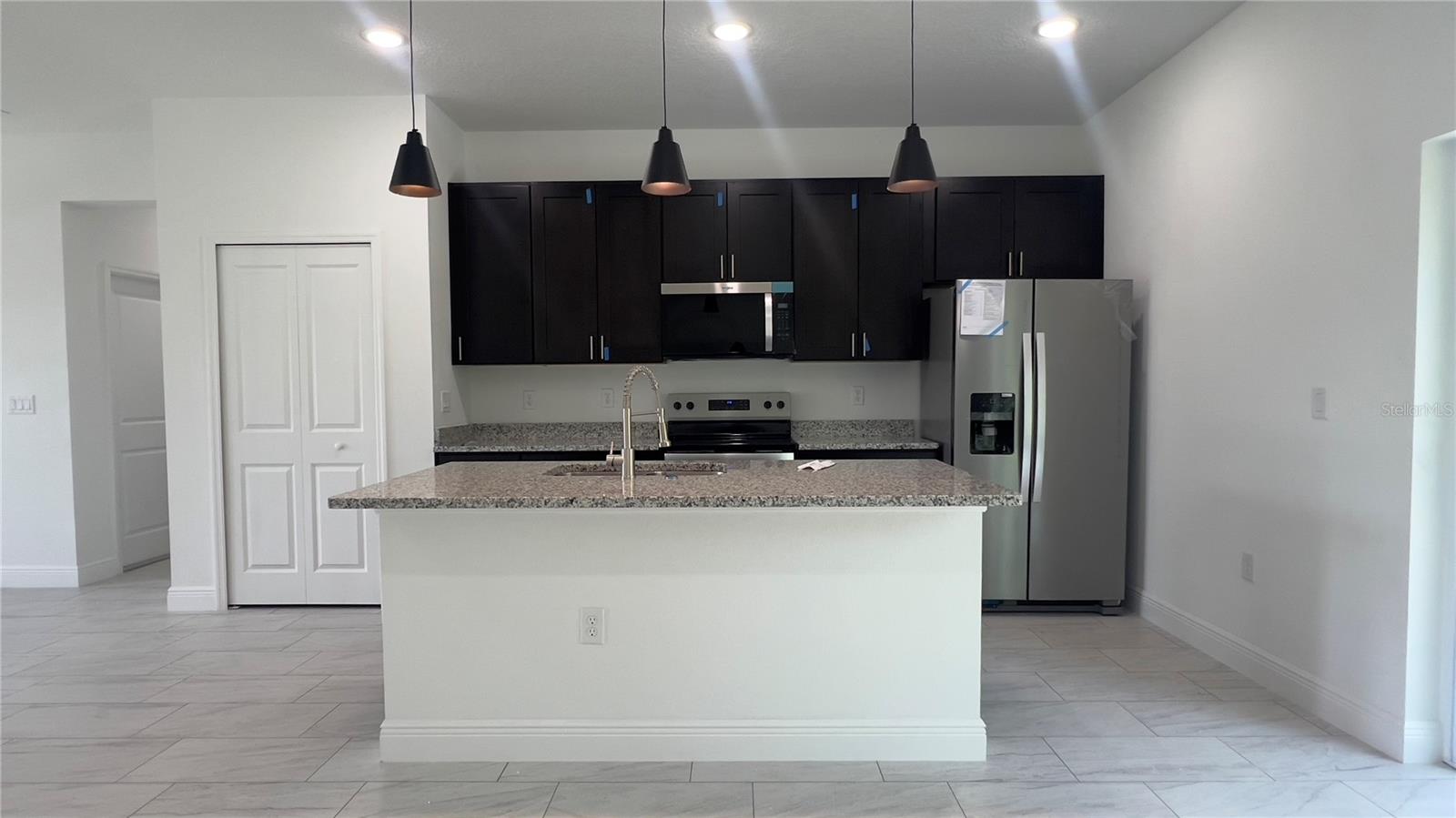 Listing photo id 19 for 3315 Montgomery Lane