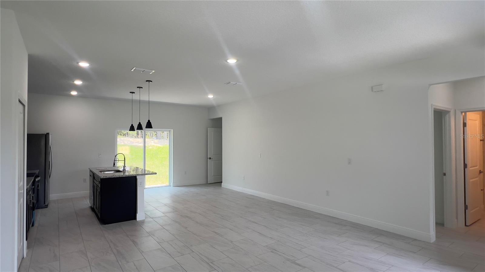 Listing photo id 24 for 3315 Montgomery Lane