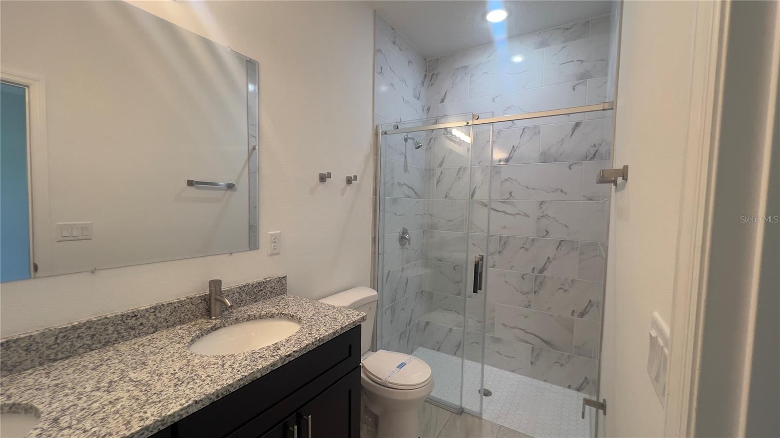 Listing photo id 34 for 3315 Montgomery Lane