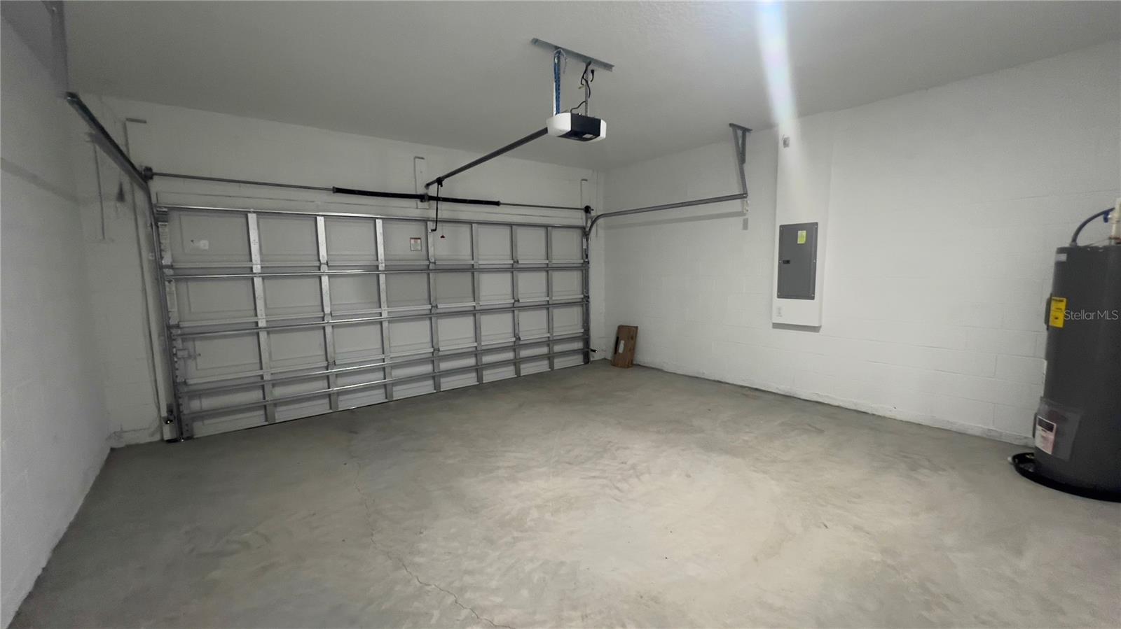 Listing photo id 35 for 3315 Montgomery Lane