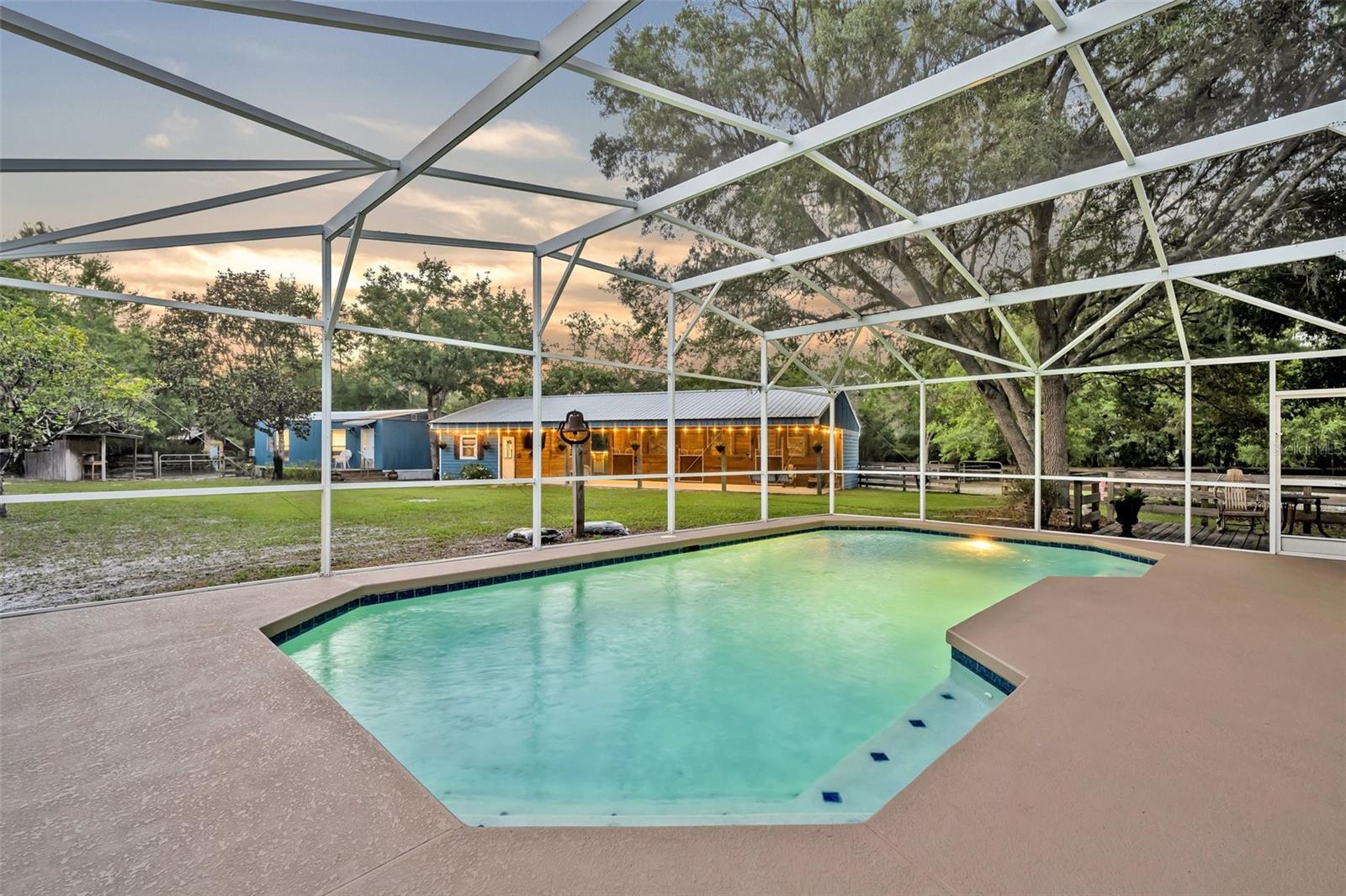 Image 21 of 40 For 595 Seminole Woods Boulevard
