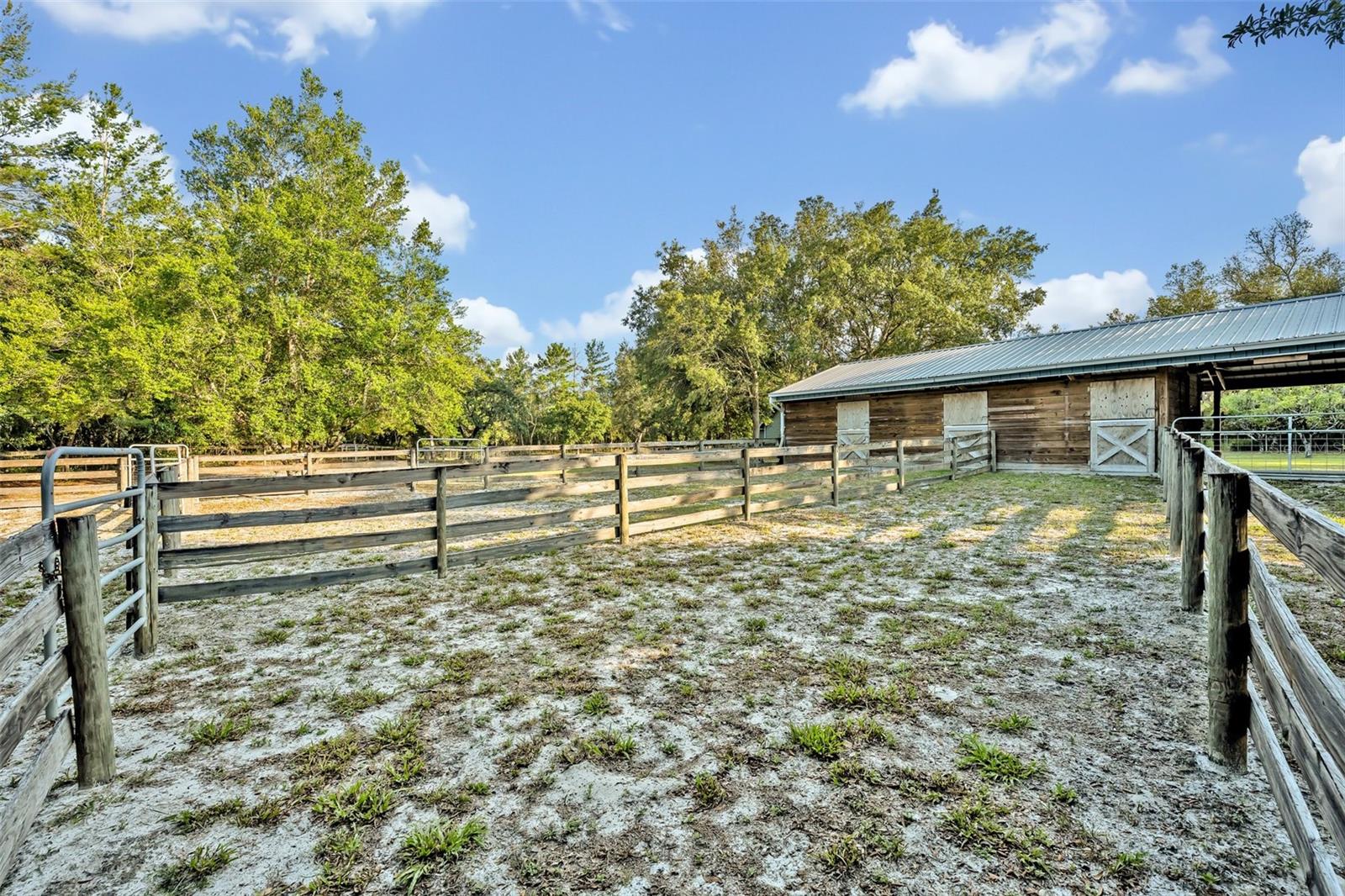 Image 29 of 40 For 595 Seminole Woods Boulevard