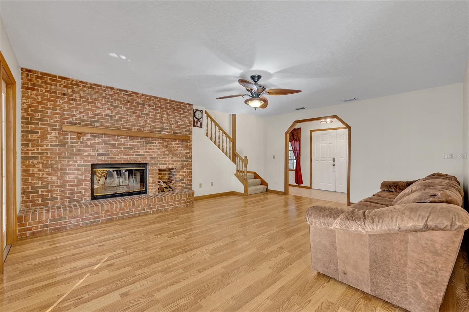 Image 6 of 40 For 595 Seminole Woods Boulevard
