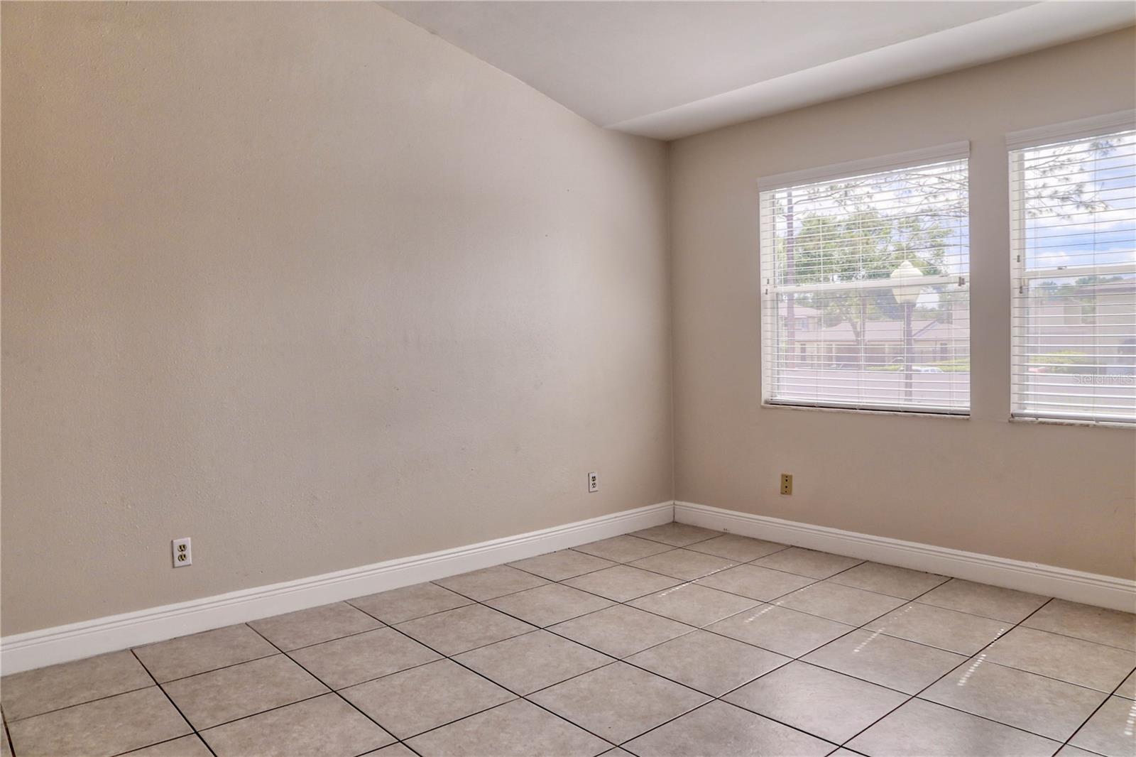Image 12 of 18 For 2536 Woodgate Boulevard 202