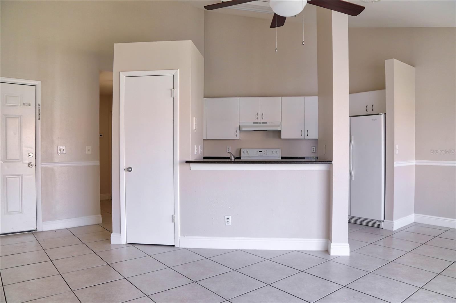 Image 6 of 18 For 2536 Woodgate Boulevard 202
