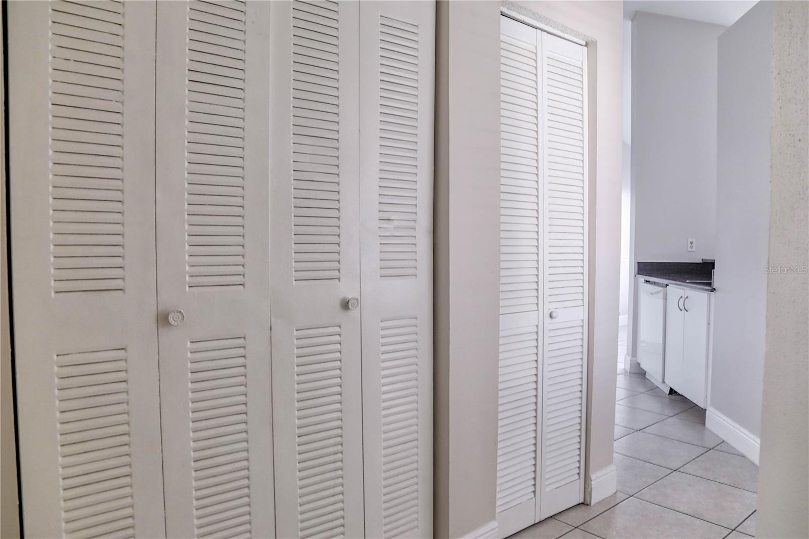 Image 9 of 18 For 2536 Woodgate Boulevard 202