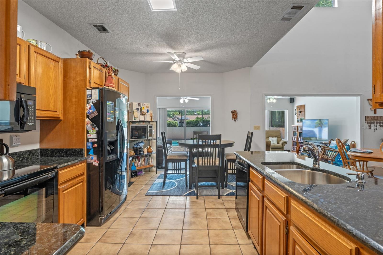 Image 6 of 32 For 4019 Lake Mirage Boulevard
