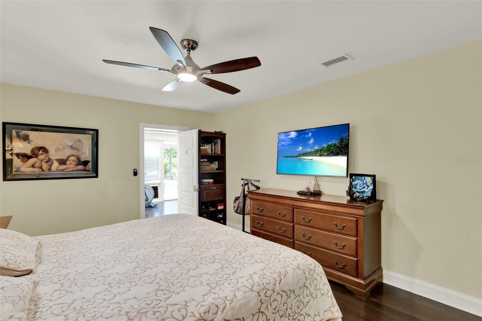 Listing photo id 20 for 1390 Yellow Pine Court