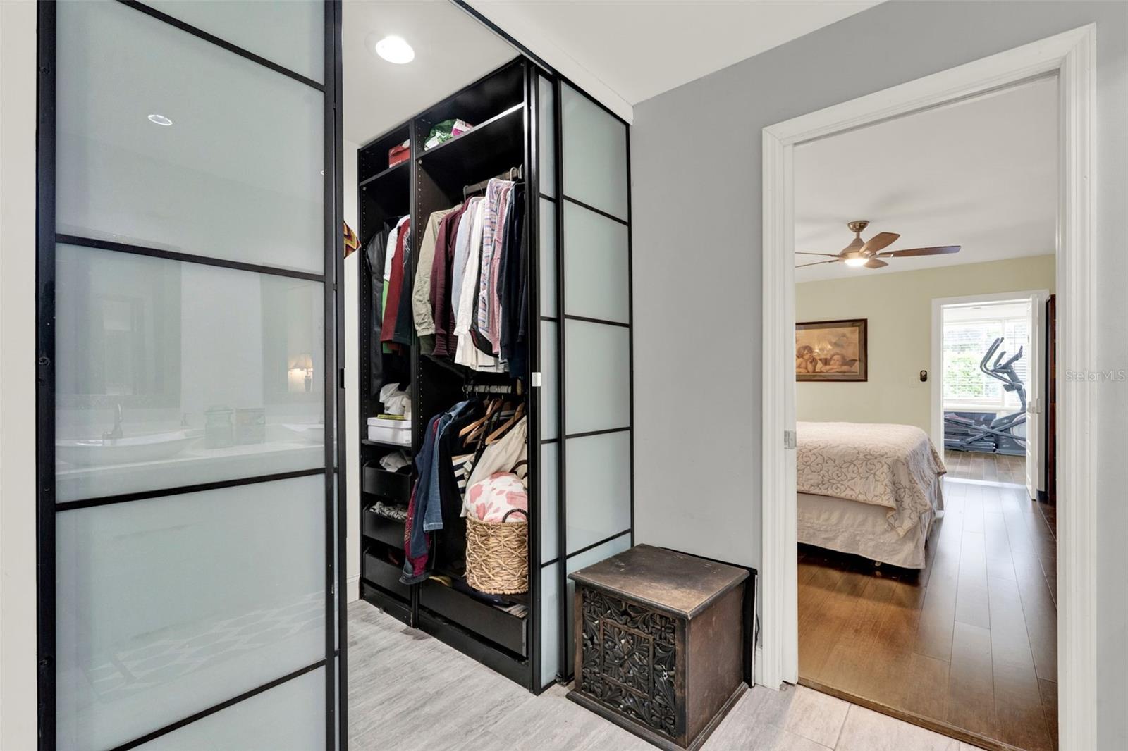Listing photo id 23 for 1390 Yellow Pine Court