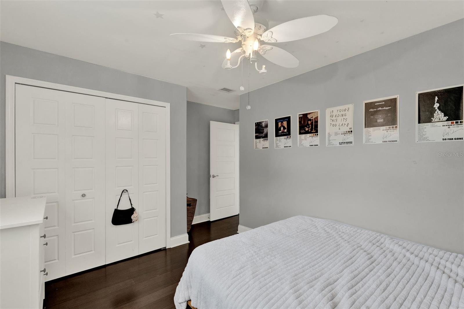 Listing photo id 25 for 1390 Yellow Pine Court