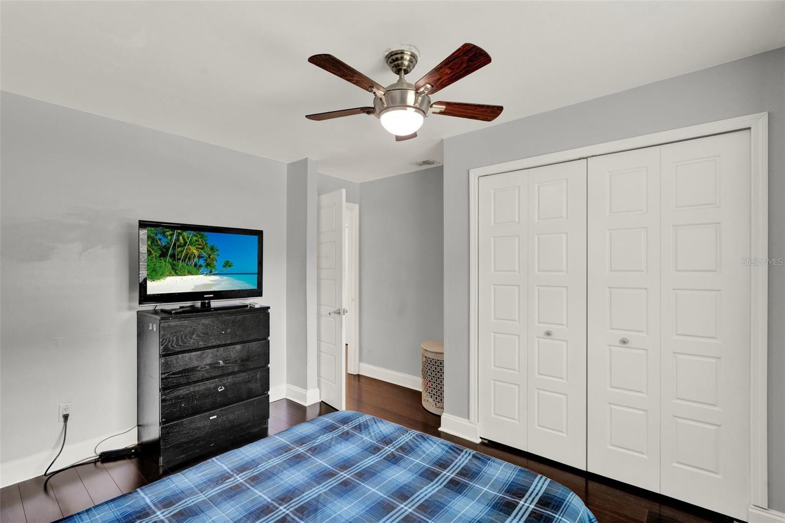 Listing photo id 27 for 1390 Yellow Pine Court