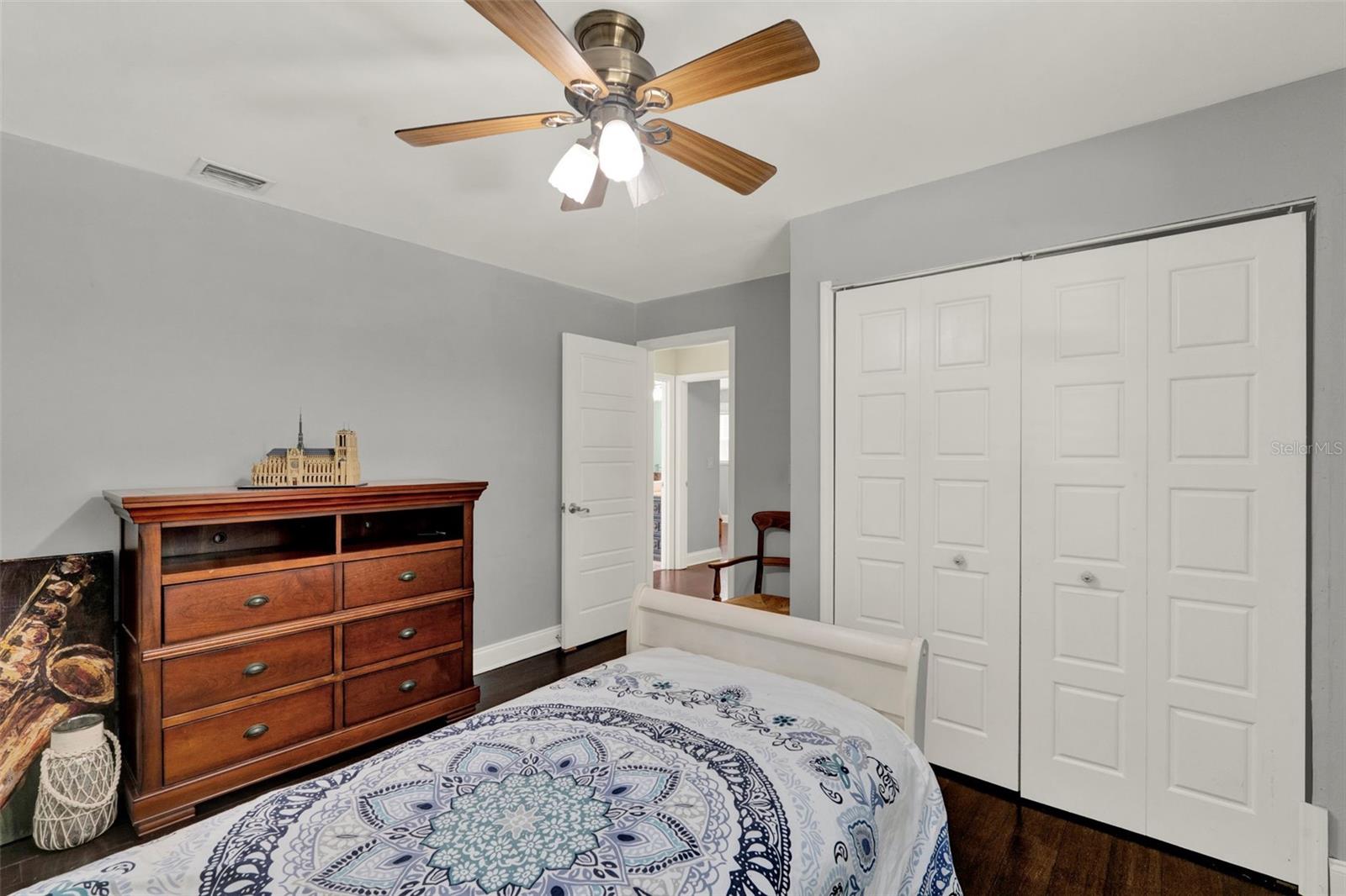 Listing photo id 29 for 1390 Yellow Pine Court