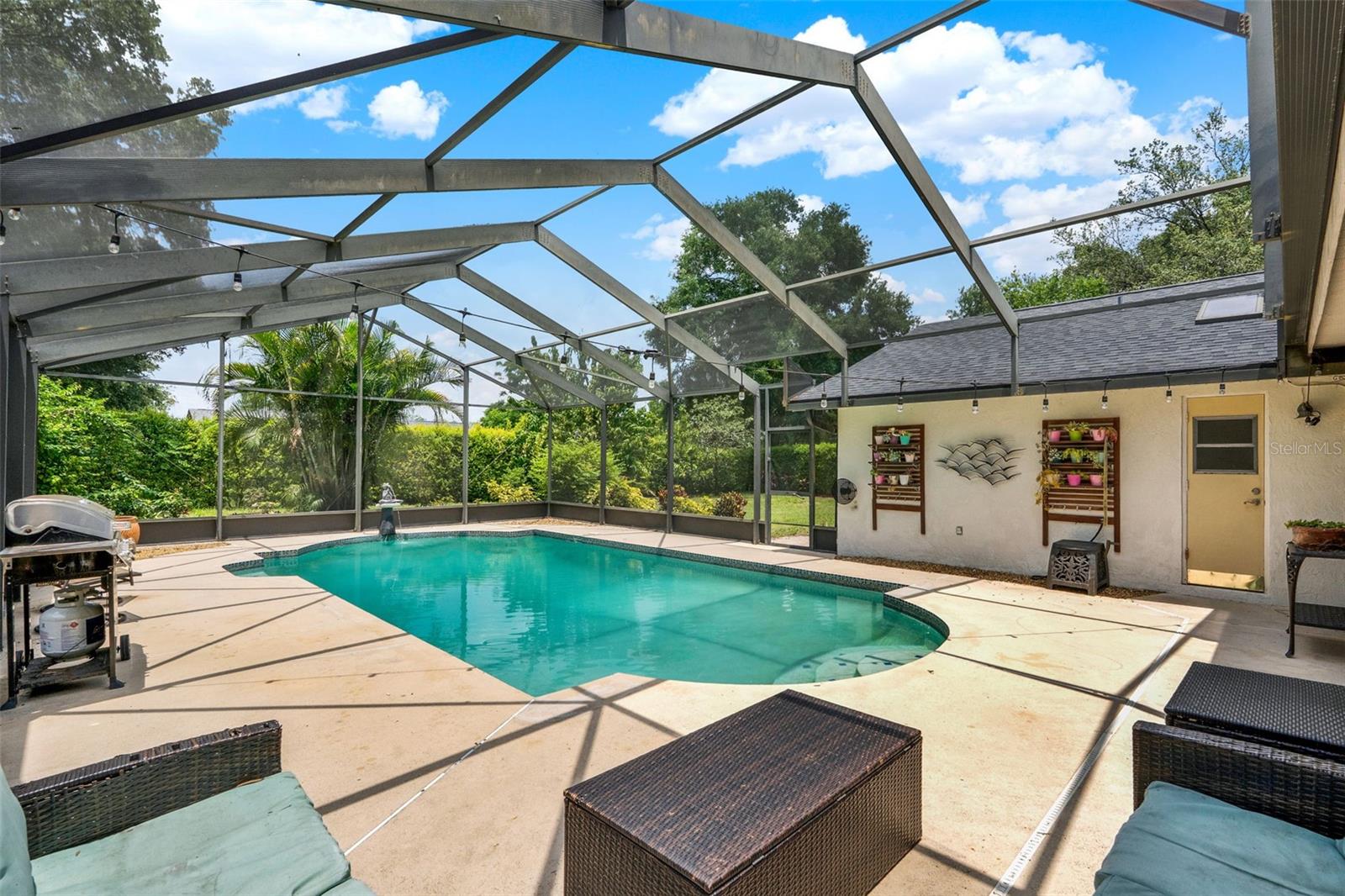 Listing photo id 35 for 1390 Yellow Pine Court