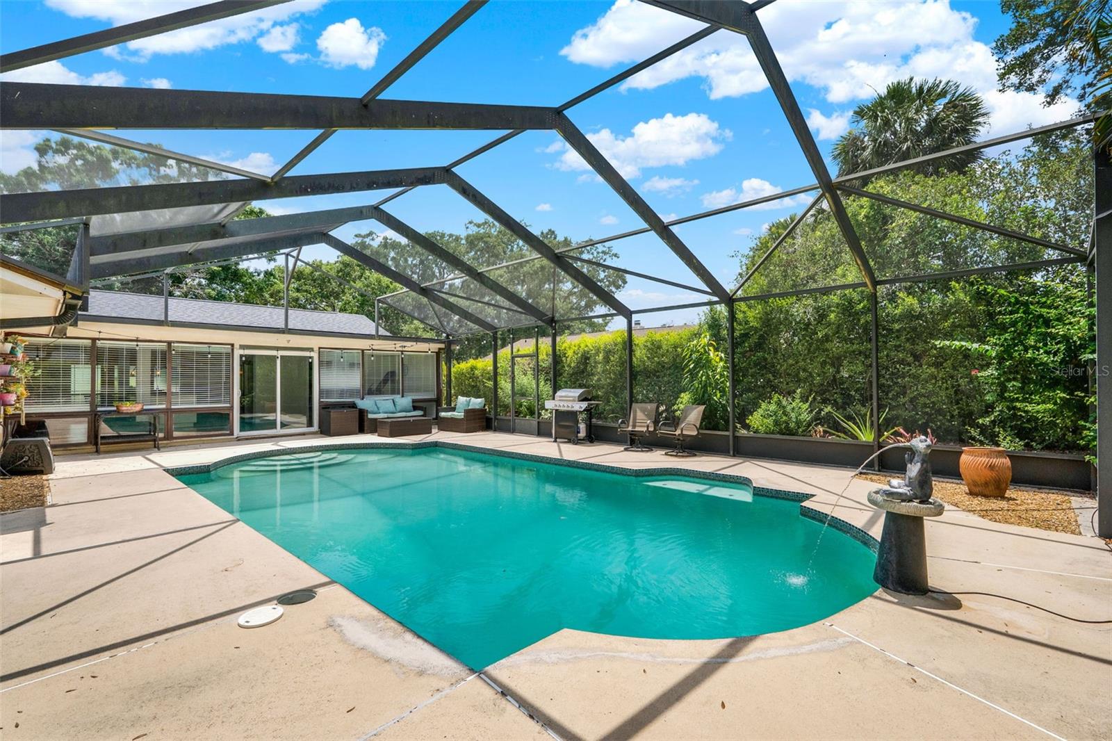 Listing photo id 37 for 1390 Yellow Pine Court