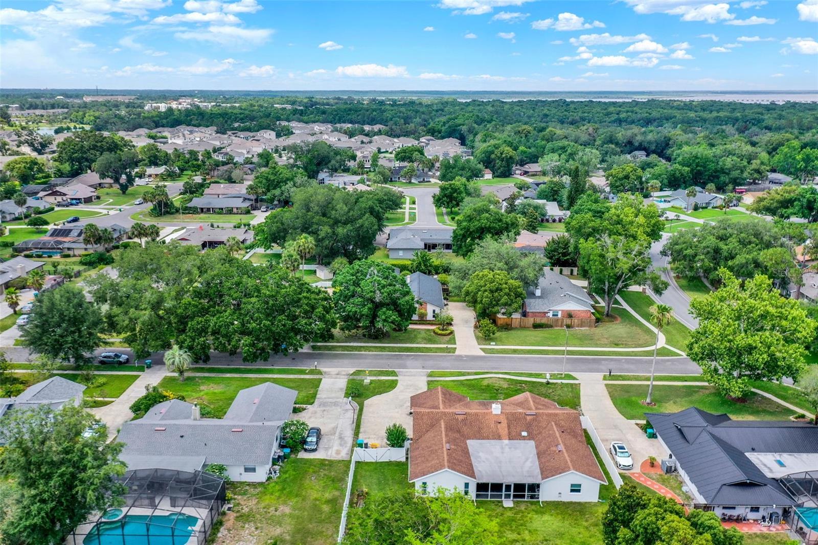Listing photo id 40 for 1390 Yellow Pine Court