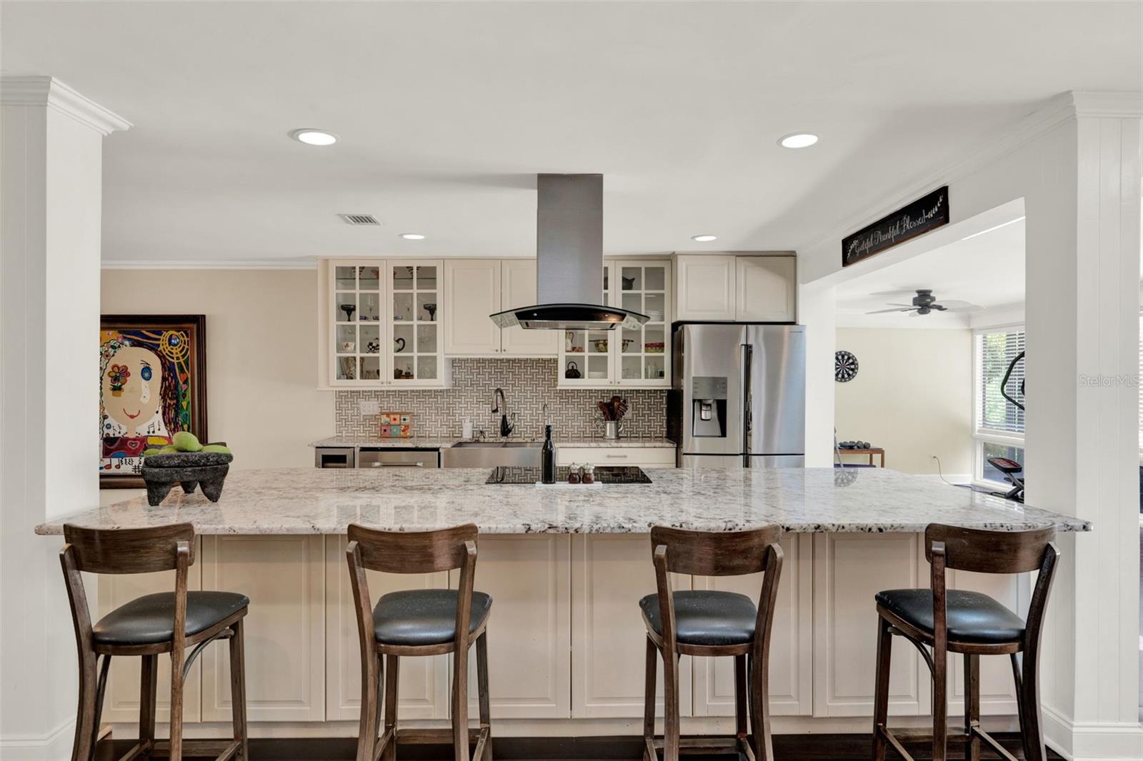 Listing photo id 3 for 1390 Yellow Pine Court
