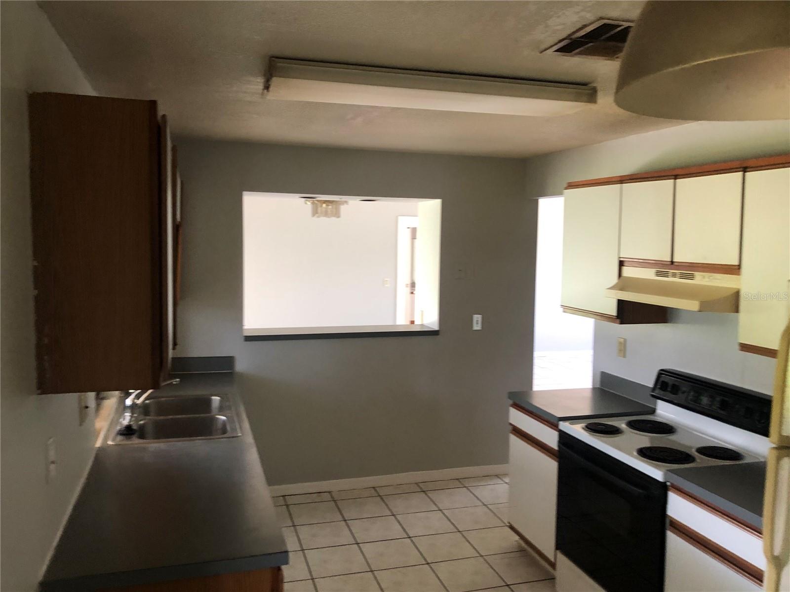 Image 14 of 37 For 11218 Crystal Glen Boulevard