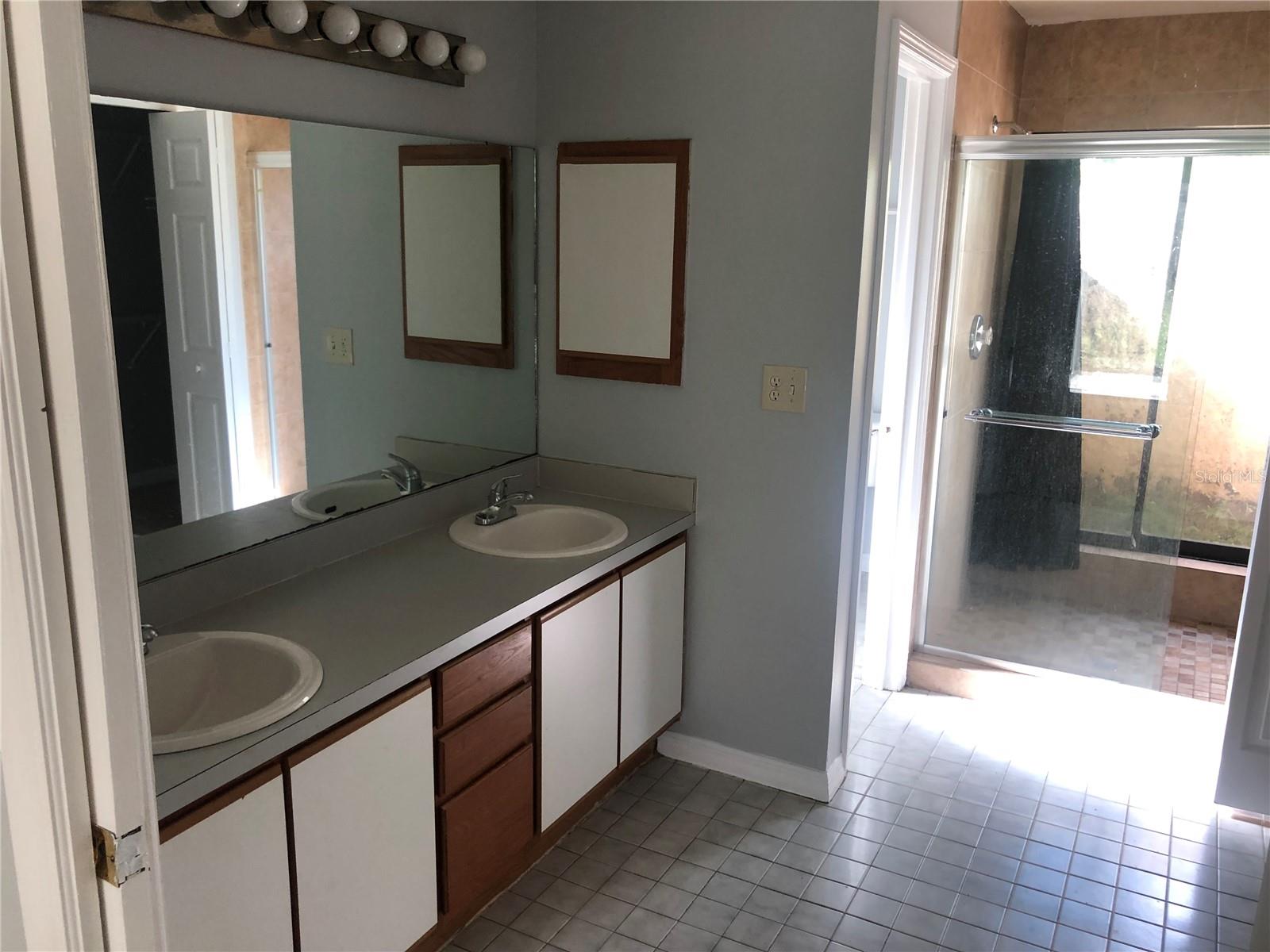Image 16 of 37 For 11218 Crystal Glen Boulevard
