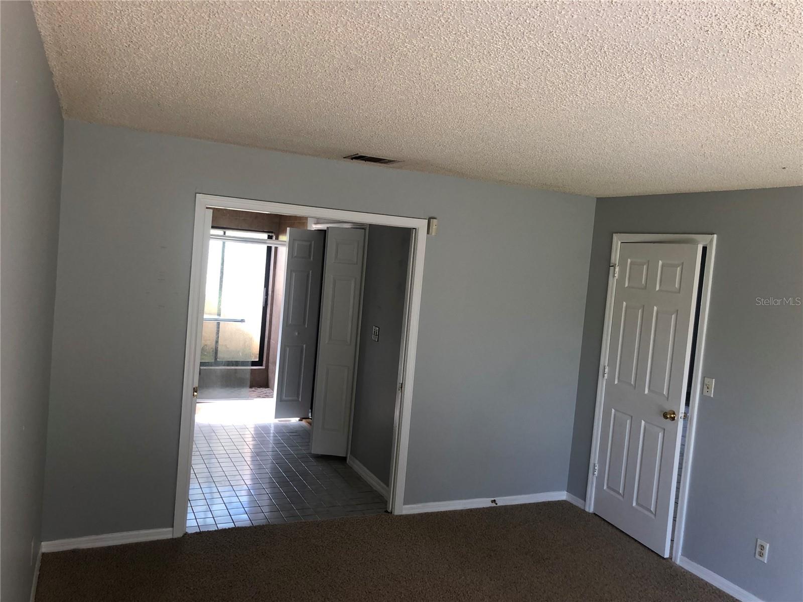 Image 21 of 37 For 11218 Crystal Glen Boulevard