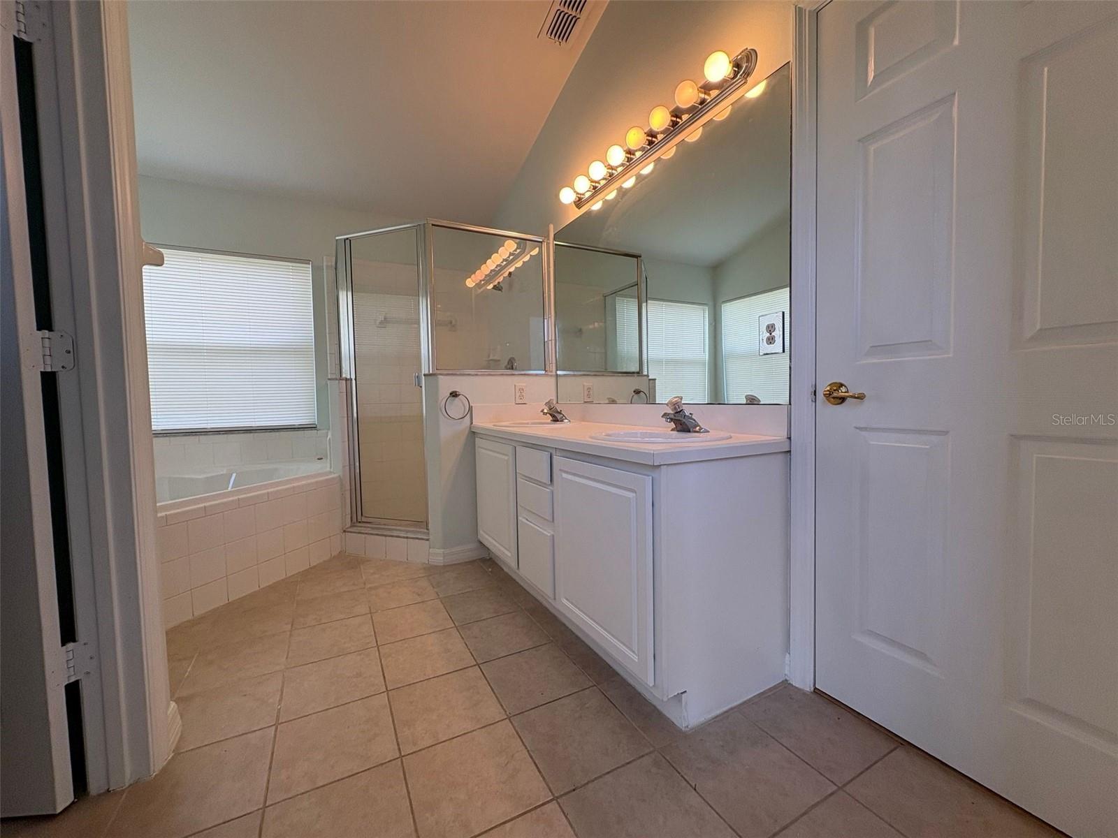 Image 9 of 37 For 11218 Crystal Glen Boulevard