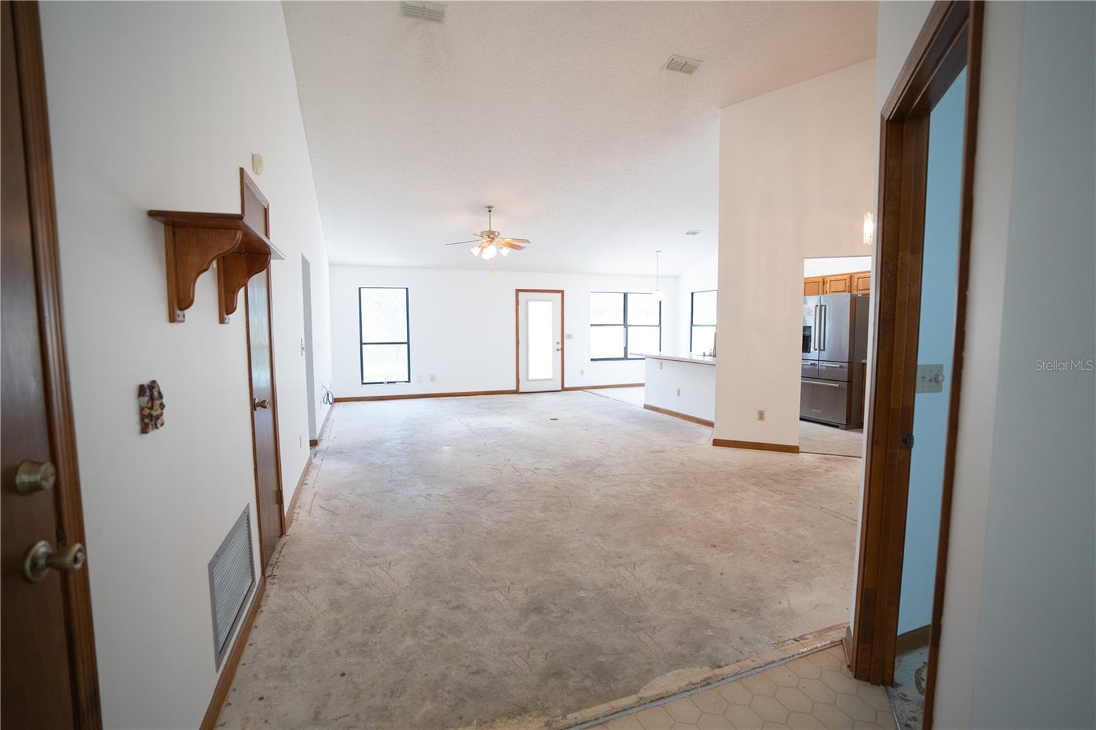 Image 10 of 27 For 14180 Hampton Falls Drive N