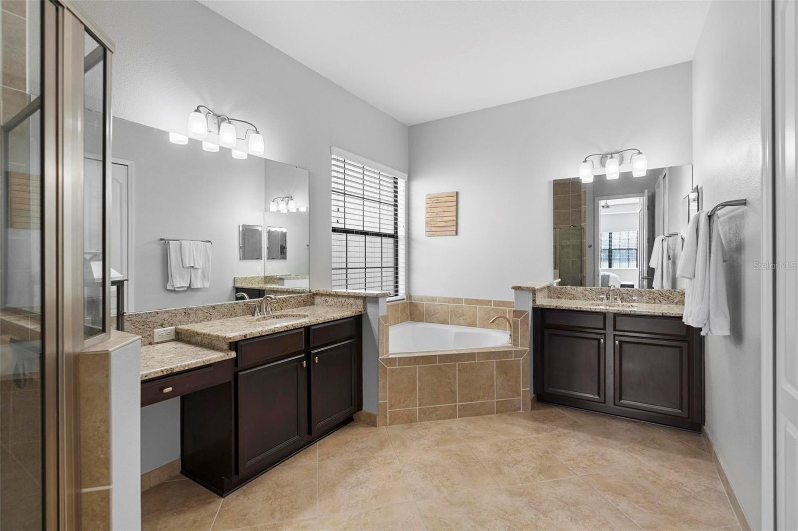 Image 19 of 54 For 8312 Prestbury Drive