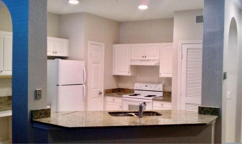 Image 11 of 94 For 860 Orange Avenue 167