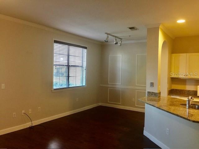Image 19 of 94 For 860 Orange Avenue 167
