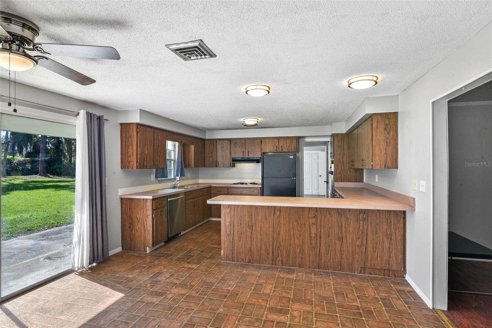 Image 9 of 20 For 1819 Pinedale Road
