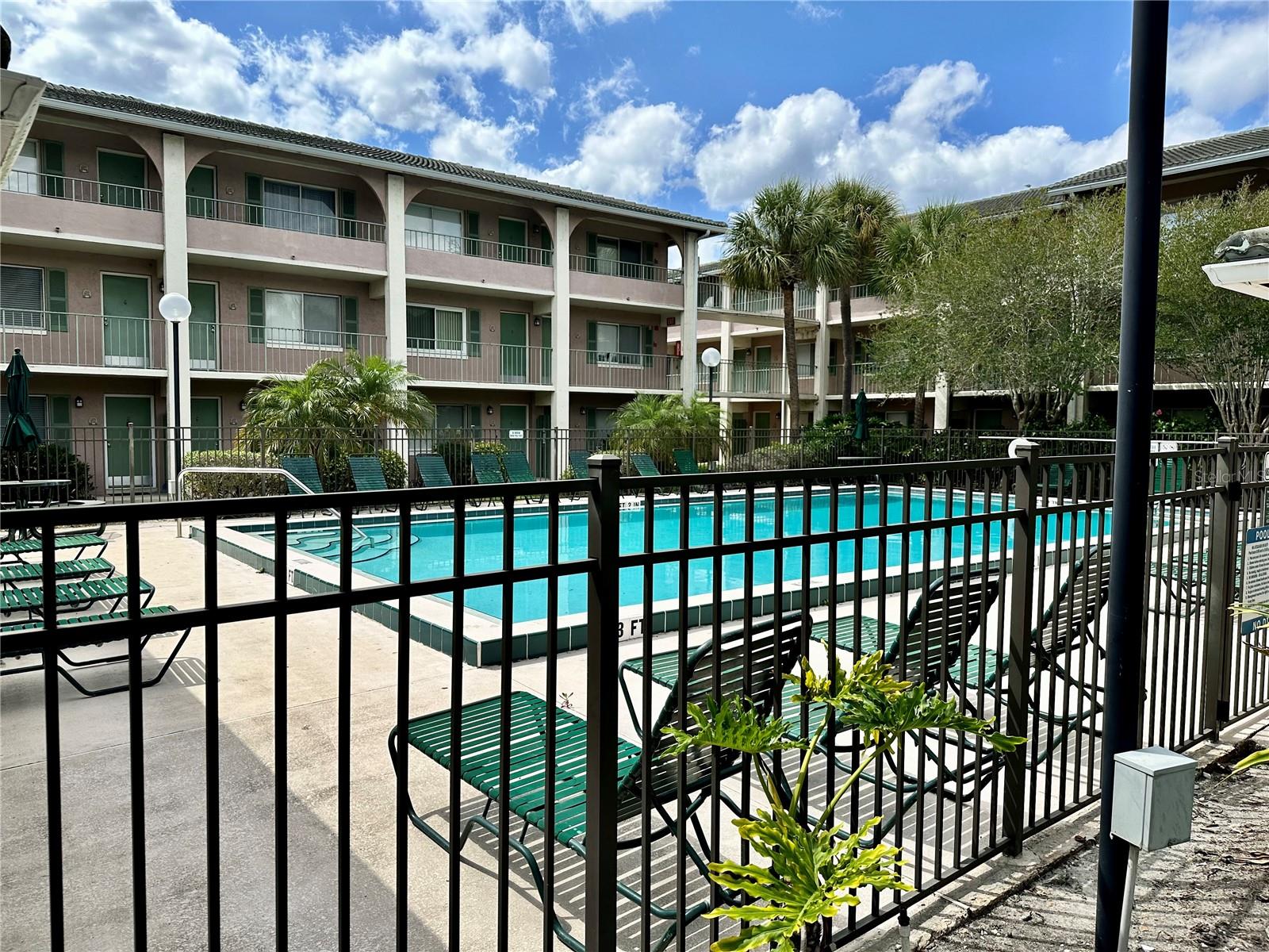 Image 12 of 19 For 121 Oyster Bay Circle 300