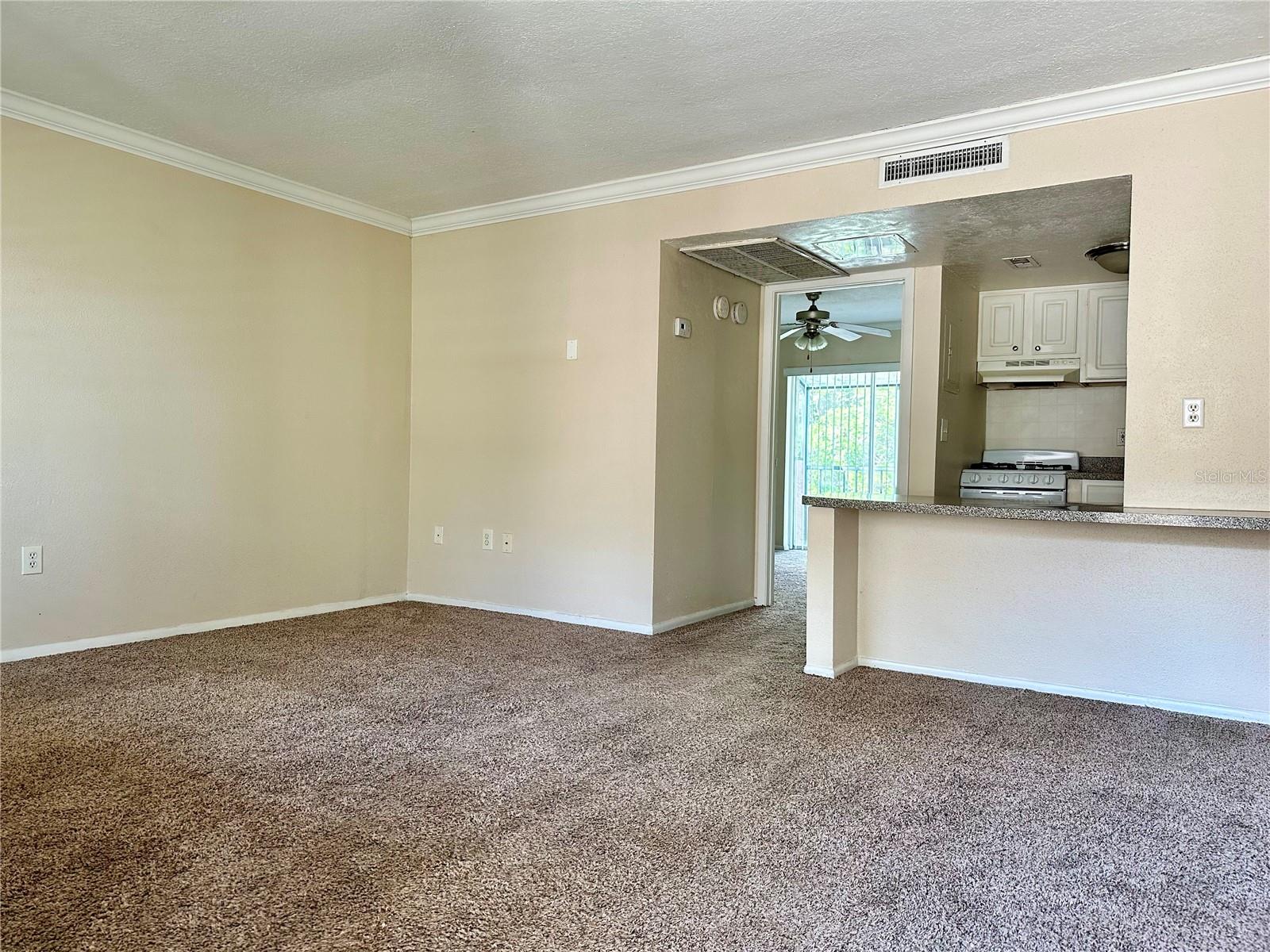 Image 3 of 19 For 121 Oyster Bay Circle 300