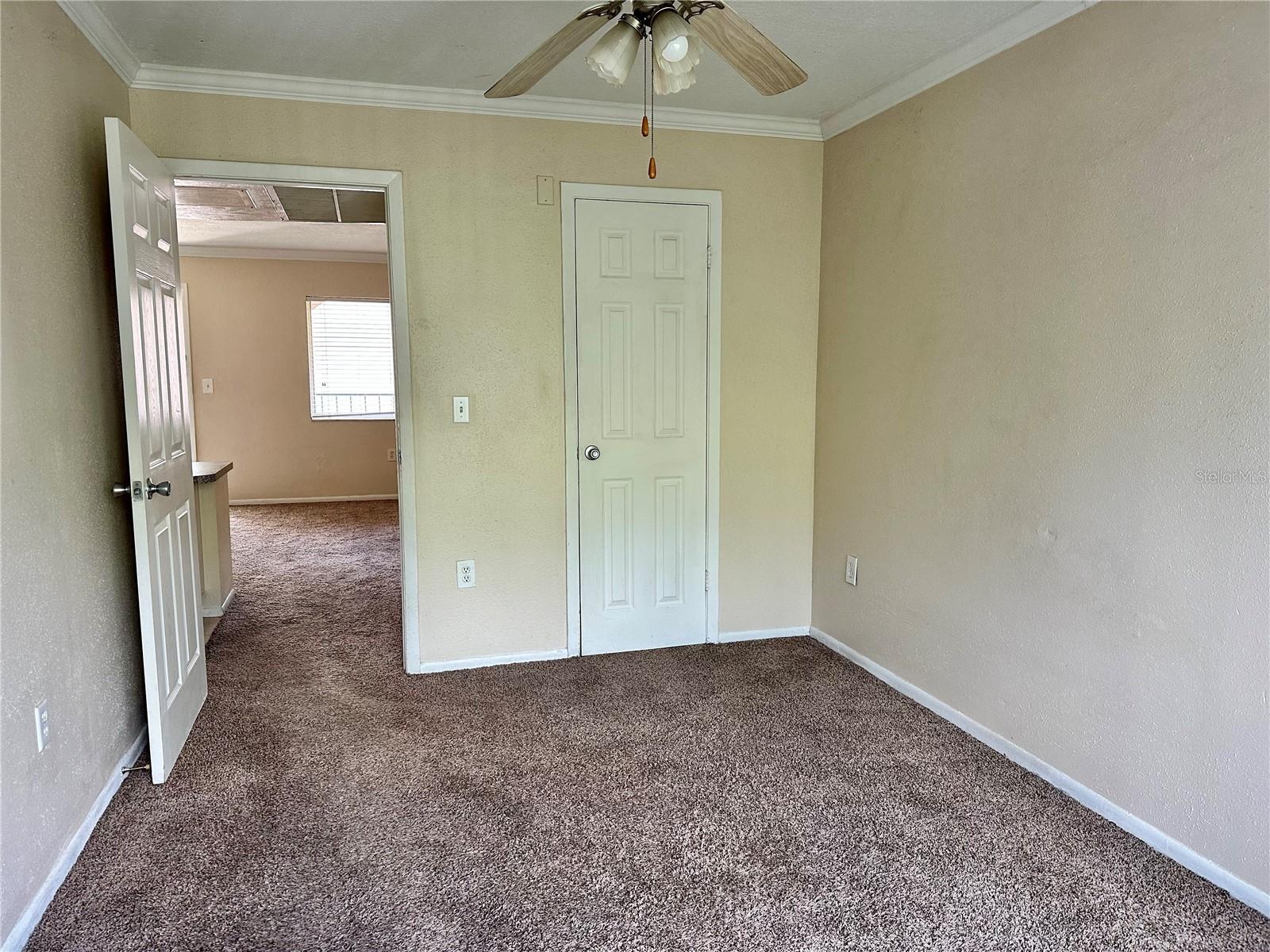 Image 7 of 19 For 121 Oyster Bay Circle 300