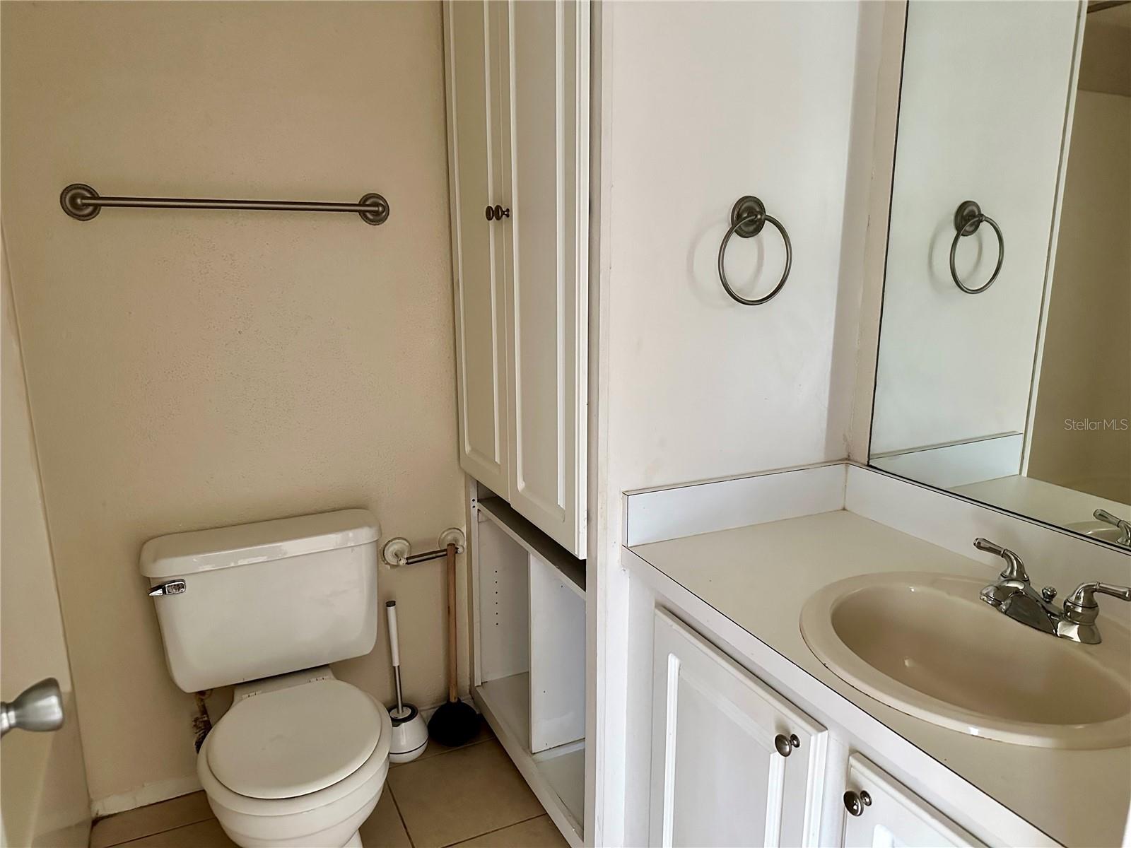 Image 8 of 19 For 121 Oyster Bay Circle 300