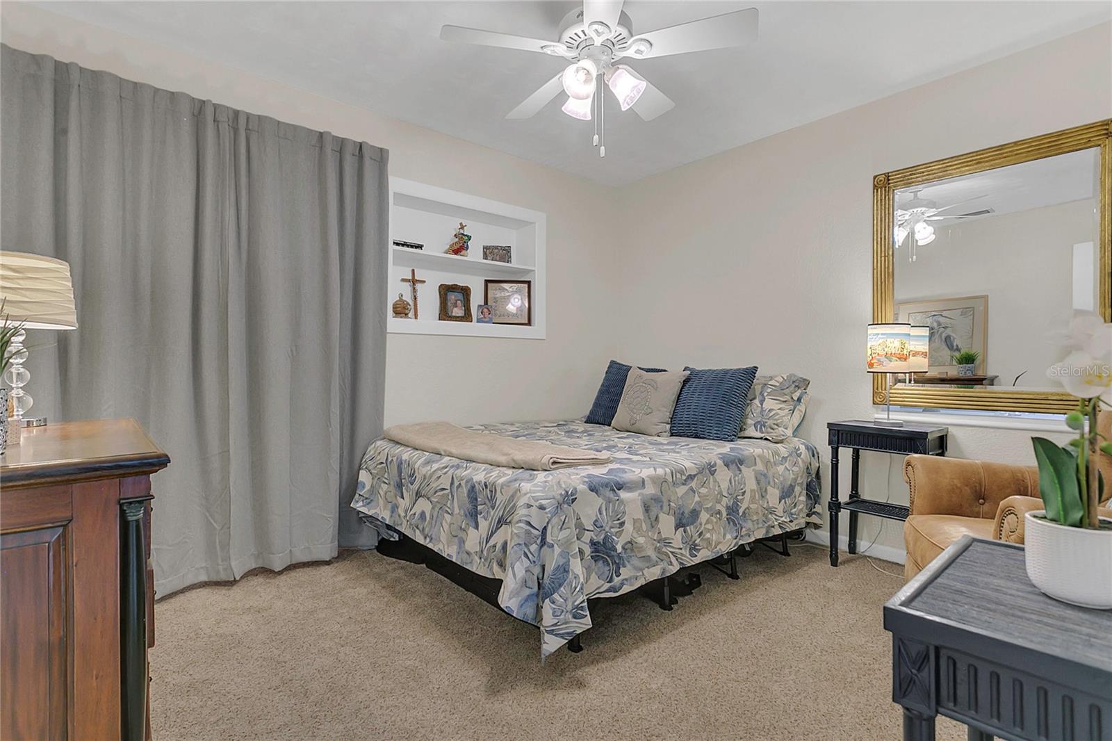 Image 16 of 33 For 936 Baker Street