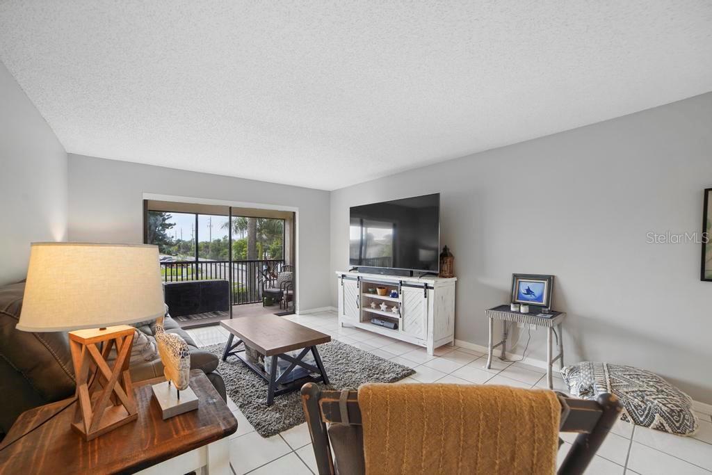 Image 11 of 38 For 5800 Banana River Boulevard 128