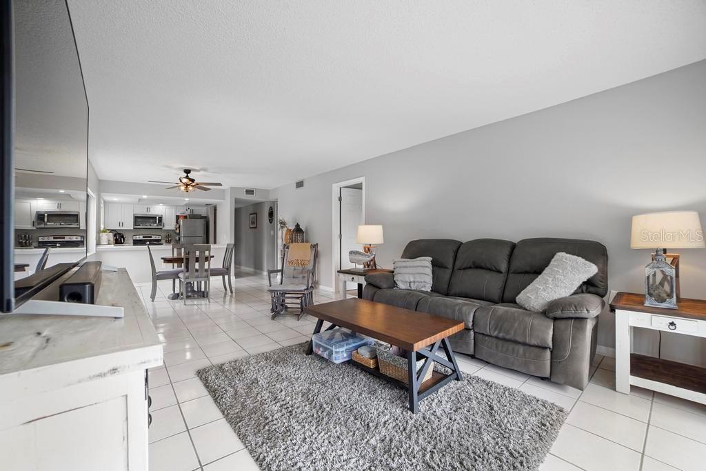 Image 12 of 38 For 5800 Banana River Boulevard 128