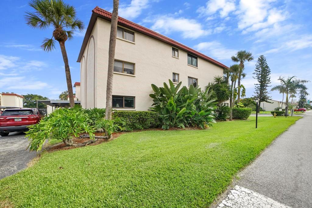 Image 2 of 38 For 5800 Banana River Boulevard 128