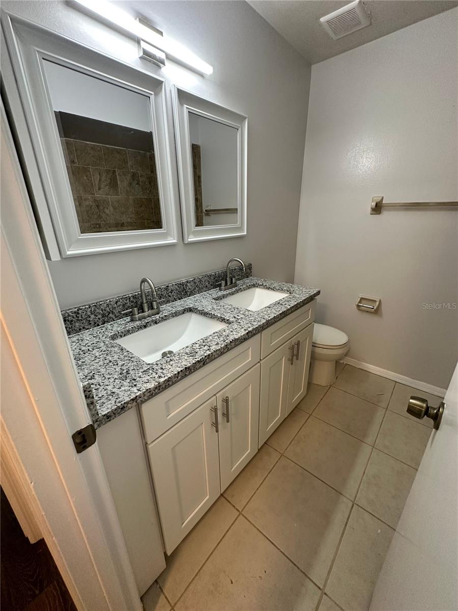 Image 11 of 13 For 928 Andy Street