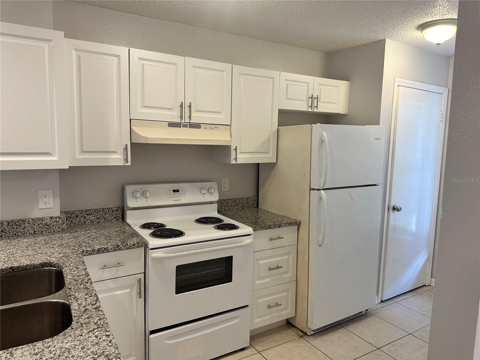 Image 3 of 13 For 928 Andy Street