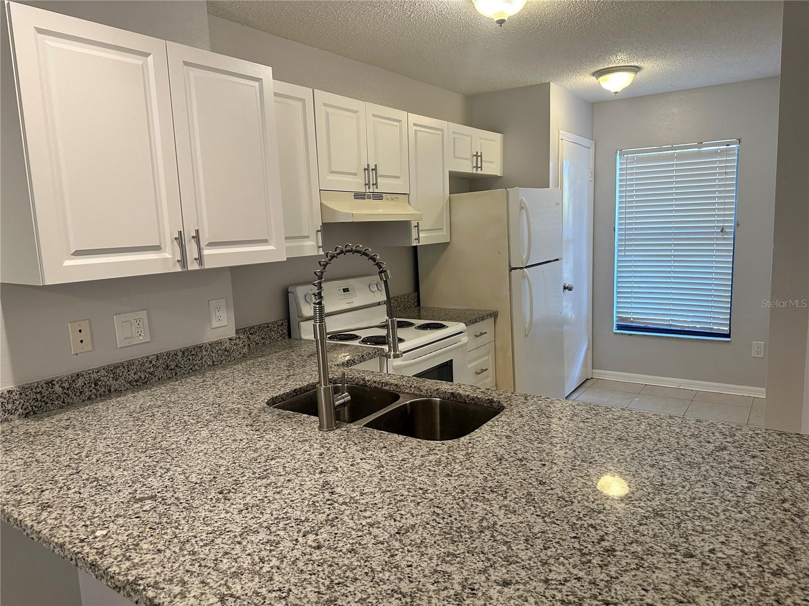 Image 4 of 13 For 928 Andy Street