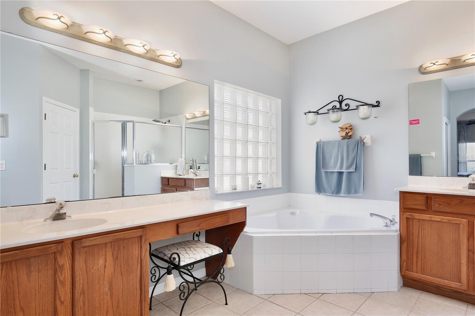 Image 13 of 24 For 9521 Southern Garden Circle