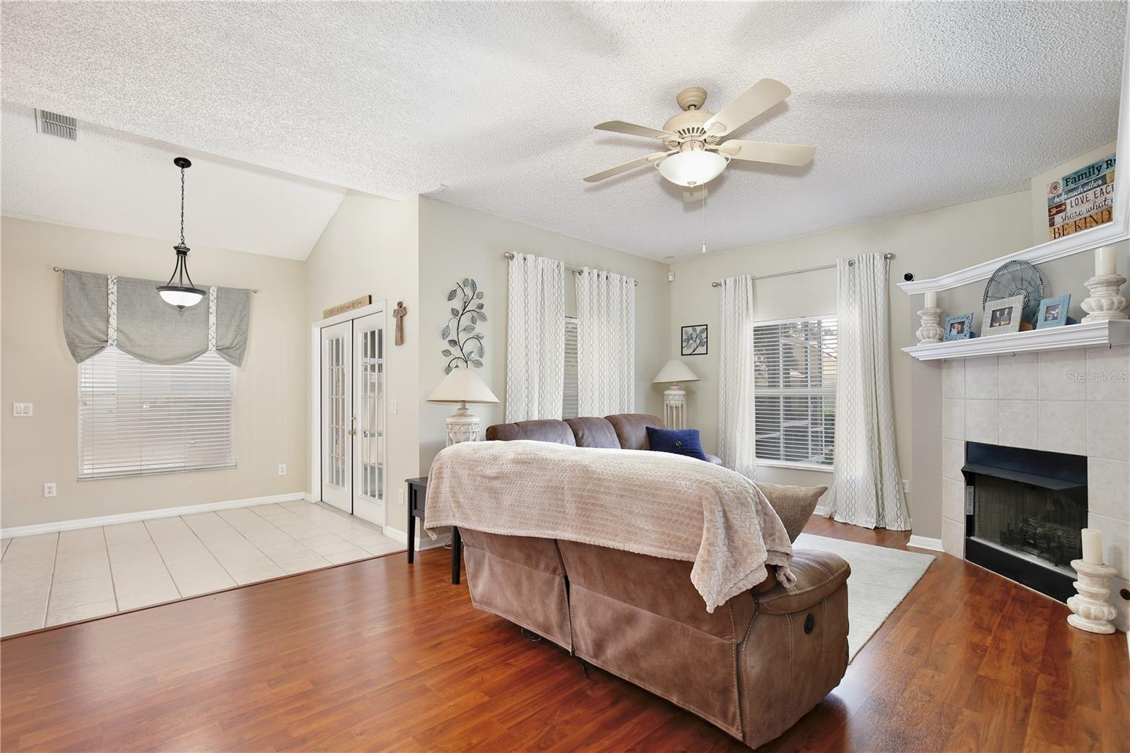 Image 4 of 24 For 9521 Southern Garden Circle