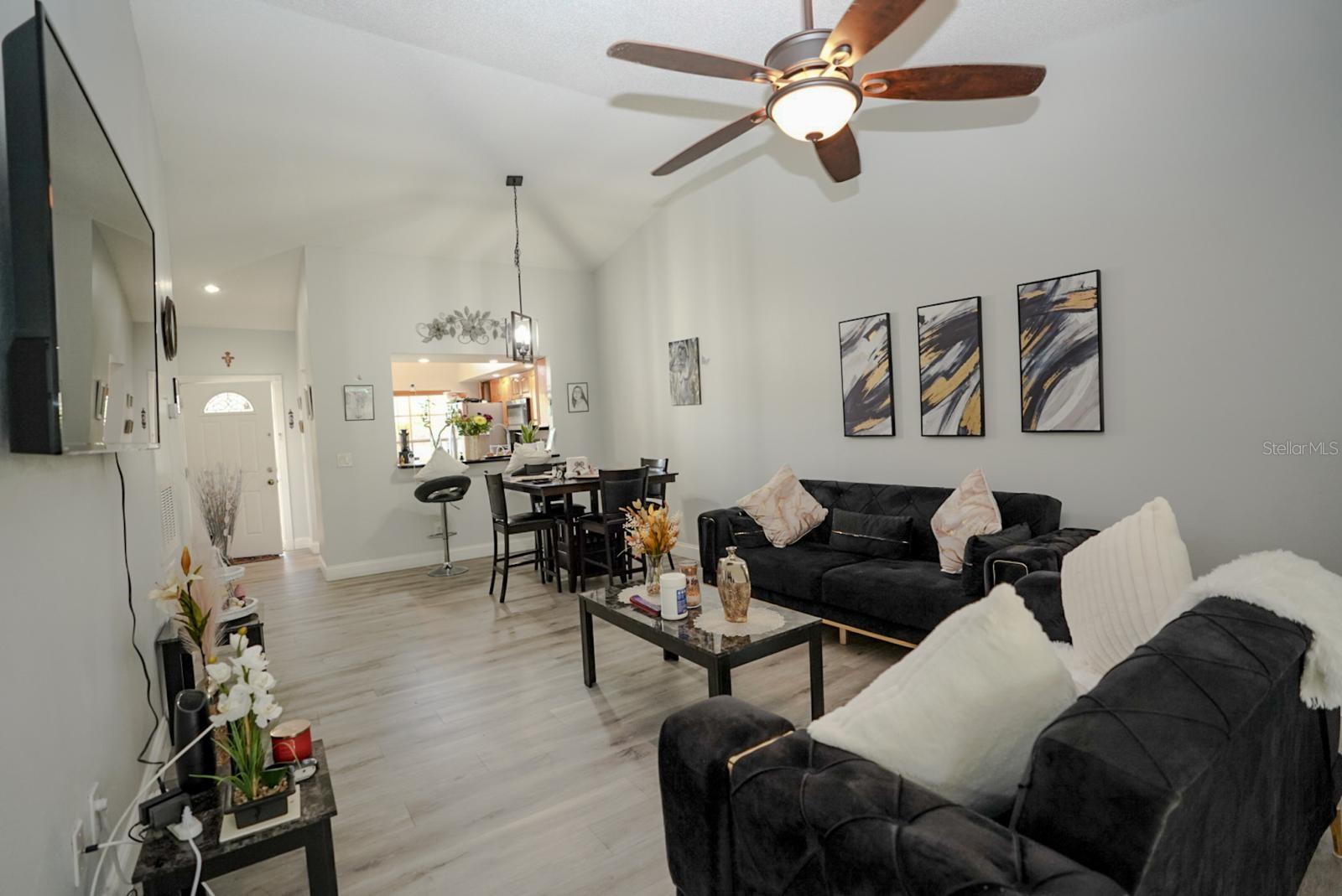 Image 3 of 19 For 14768 Laguna Beach Circle