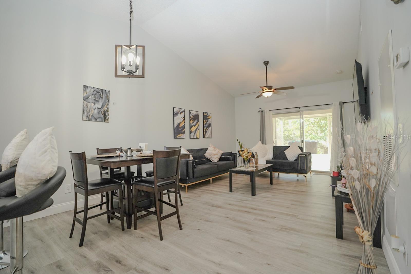 Image 4 of 19 For 14768 Laguna Beach Circle