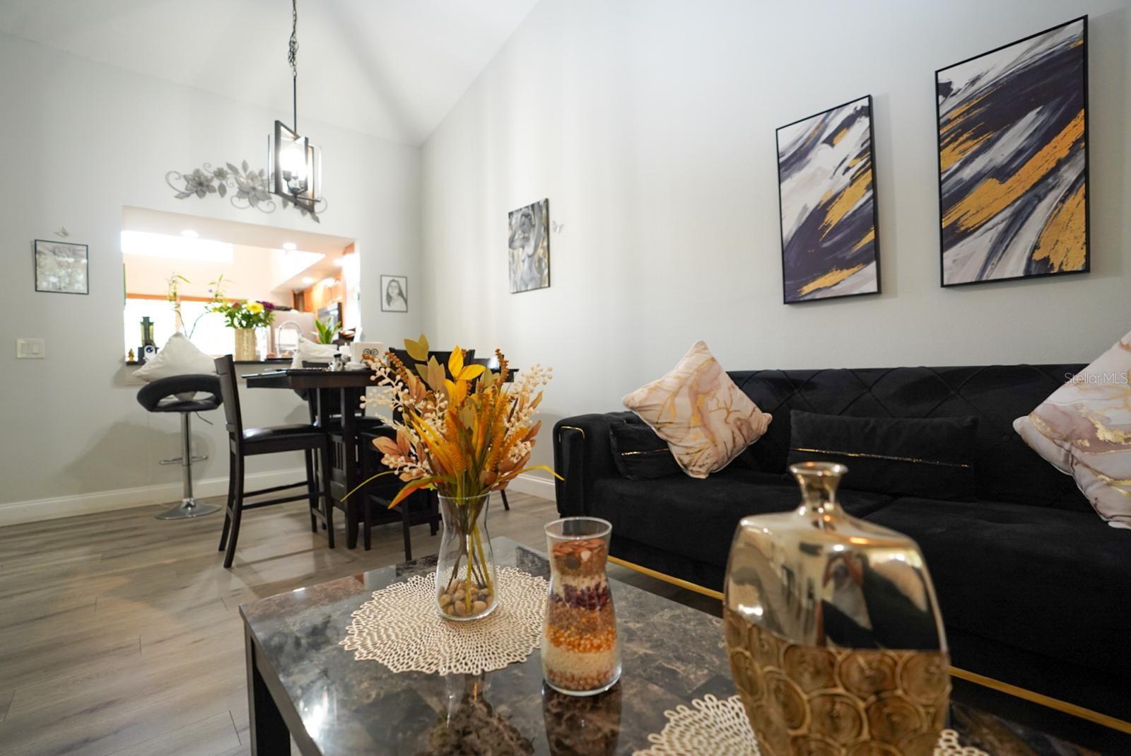 Image 5 of 19 For 14768 Laguna Beach Circle