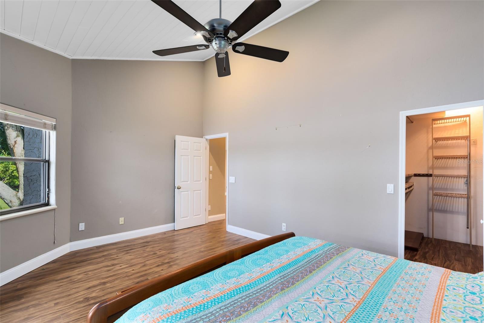 Image 10 of 29 For 2945 Lake Pineloch Boulevard 18-26